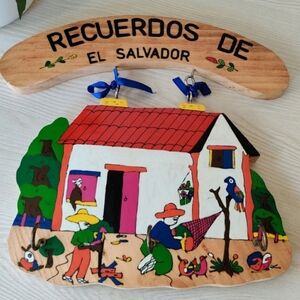 Artesian Wood Key Holder "Recuerdos De El Salvador"(Memories of El Salvador)